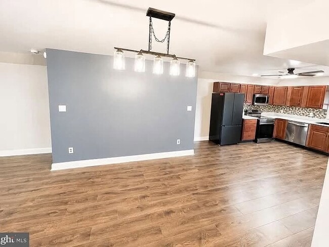 344 W Main St