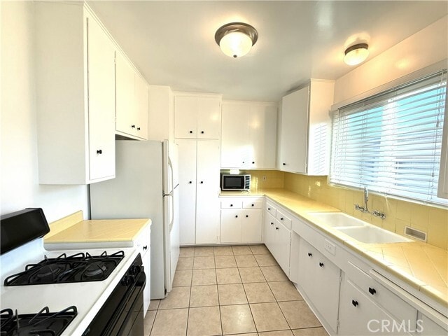 Photo - 665 S Lake Ave