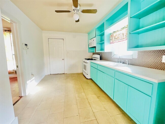 Photo - 936 Bennington St