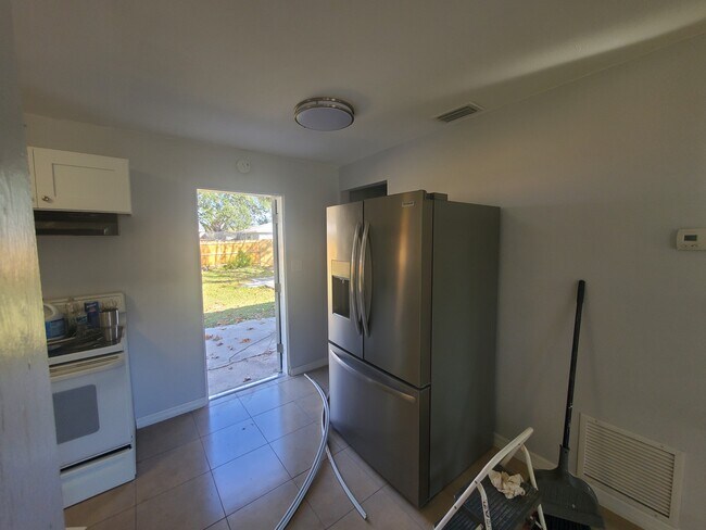 Photo - 9319 91 TER SEMINOLE