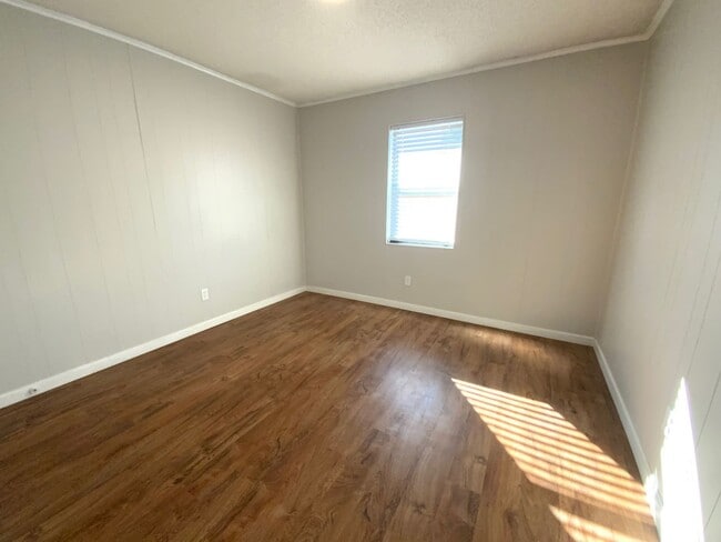 Photo - Welcome to Ravenwood Drive!