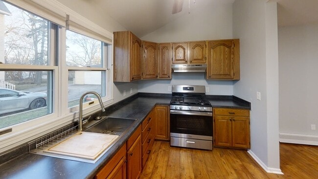 Photo - 120 N Summit St