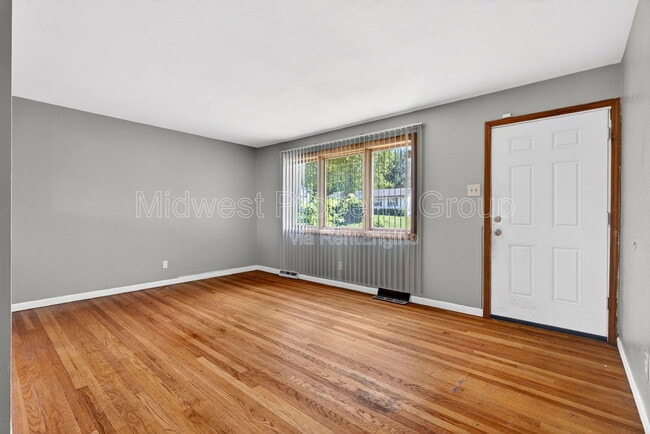 Photo - 515 Topaz Ave