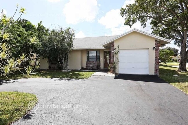 Building Photo - 4900 NW 92nd Ave Rental