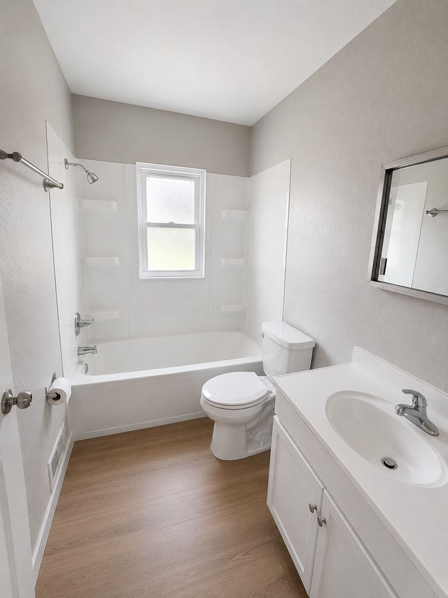 Photo - 113 Oak St