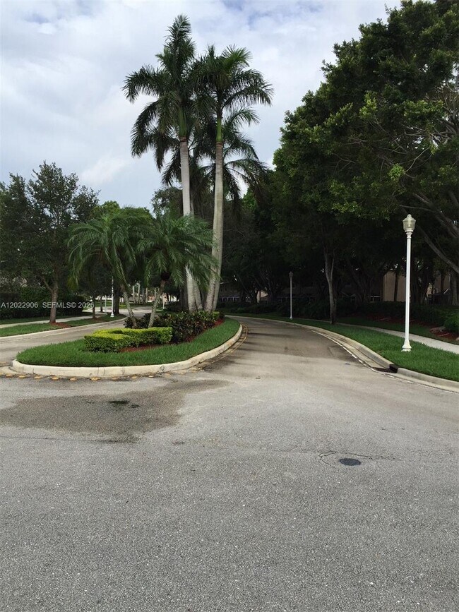 1804 Salerno Cir