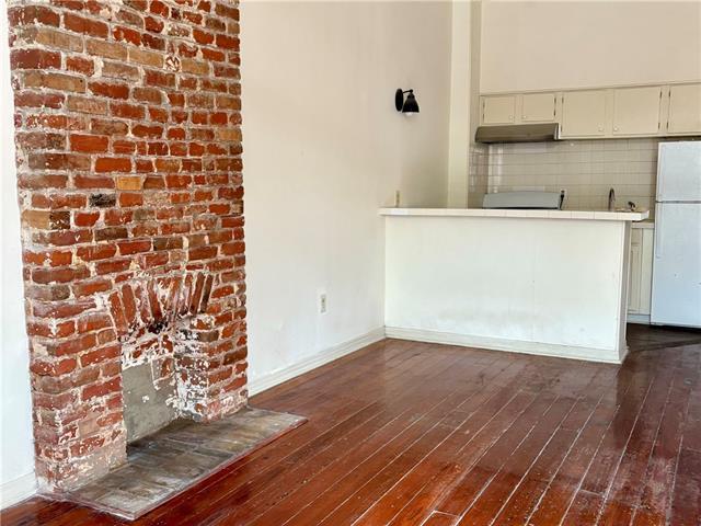 Photo - 832 St Ann St.