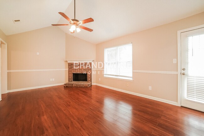 Photo - 6490 Saddleback Cir