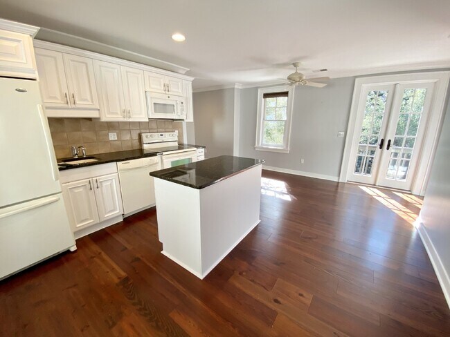 Photo - Above-Garage Apartment for Rent in Old Tow... Unit Garage Apartment