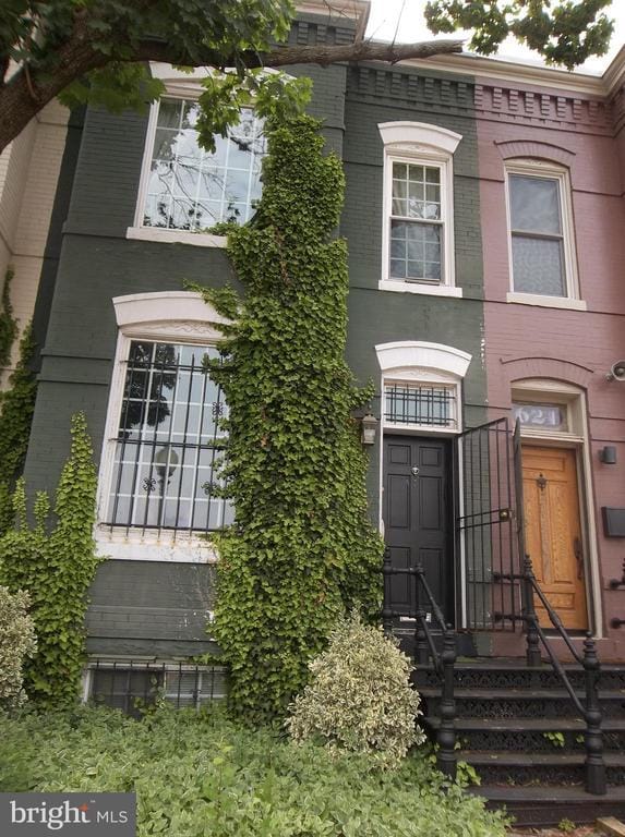 Photo - 623 Morris Pl NE