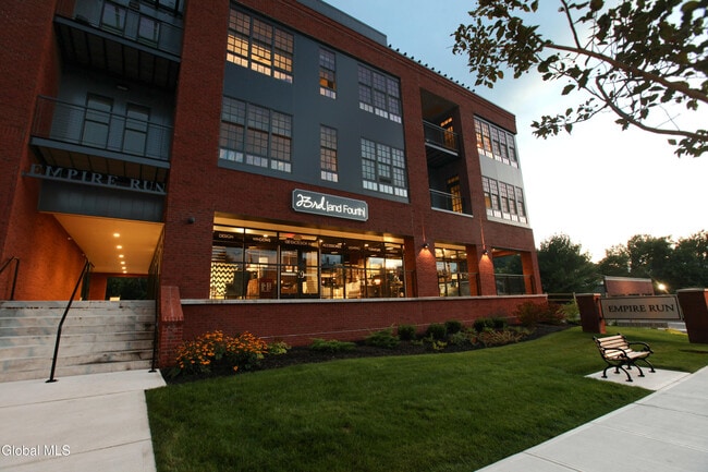 Building Photo - 130 Excelsior Ave Unit 308