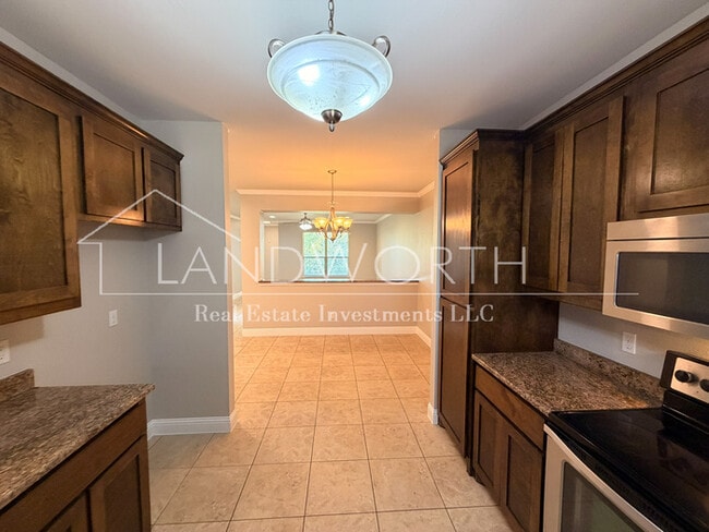 4612 Angus Dr