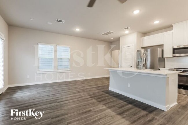 Photo - 18310 W Centro Cir