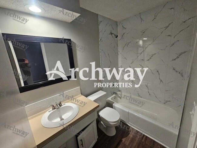 Photo - 1267 Petzold Dr