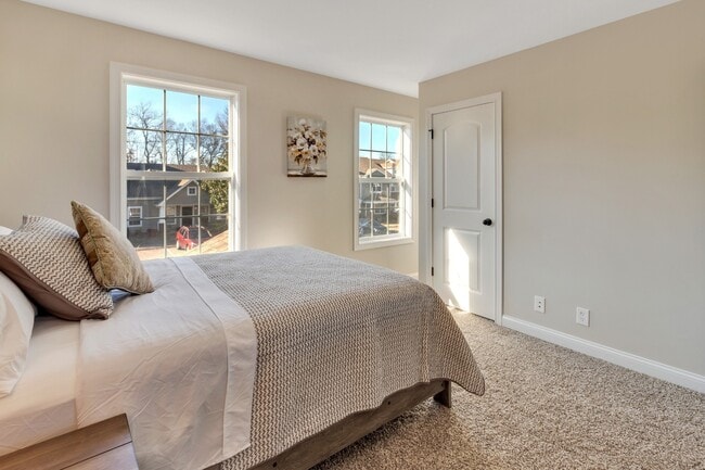 Photo - 118 Alexander Blvd
