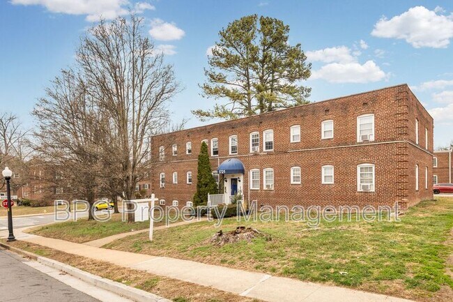 5721 11th St N Unit 8