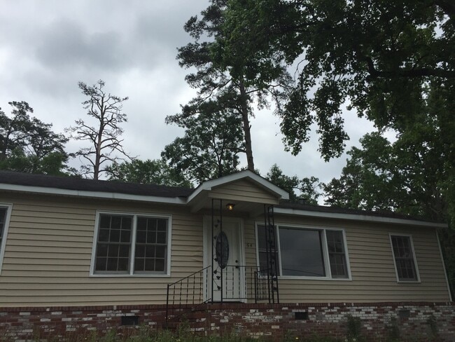 Photo - **ON HOLD**Near Ft. Benning/Columbus, GA 3 Bedroom / 2 Bathroom Home for Rent***