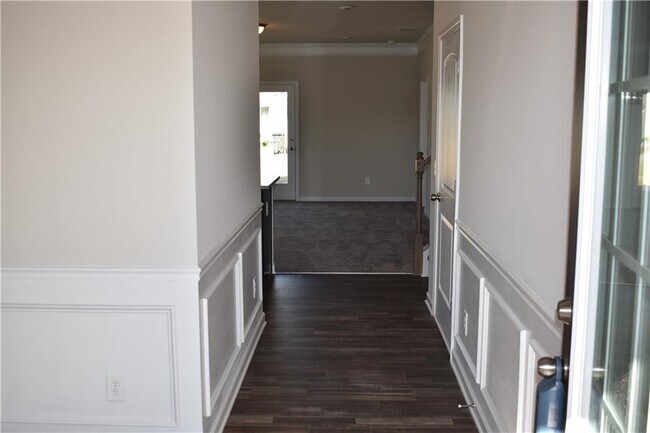 Photo - 102 Graham Cir