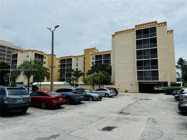 Photo - 2935 NE 163rd St Unit 2Q