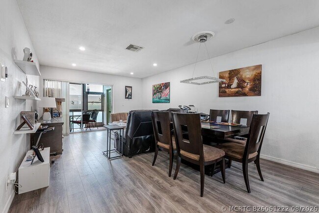 Photo - 2523 Dudley Dr W Unit B