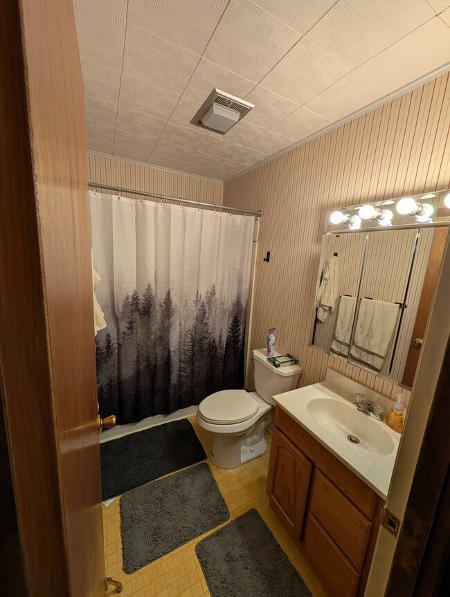 Photo - 2832 Creekview Dr