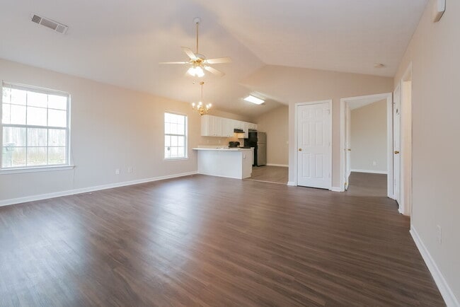 Photo - 521 Lakecourt Dr