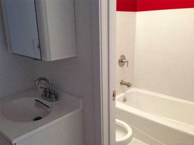 Photo - 43-14-43157 157th St