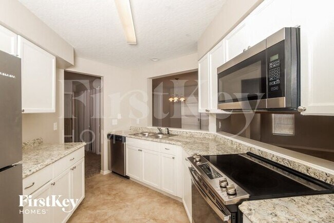 Photo - 601 Londonderry Cir SE