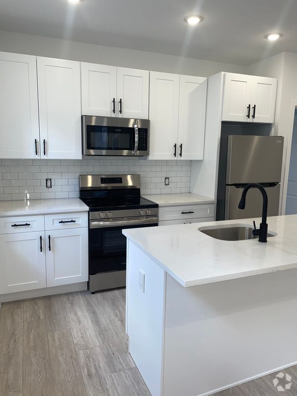 Building Photo - 5923 Haverford Ave Rental