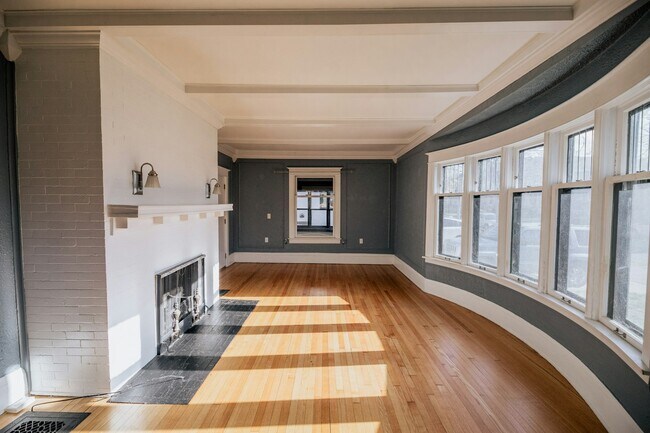 506 Prospect Ave SE Unit 1
