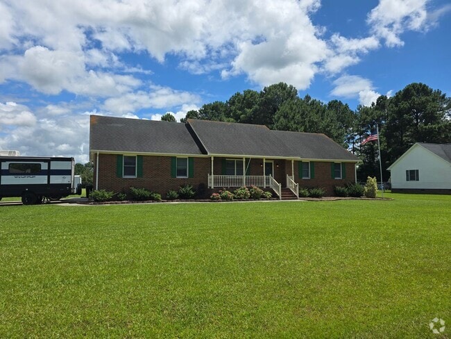 Building Photo - 3 Bed, 2 Bath Brick Ranch on Corner Lot on... Rental