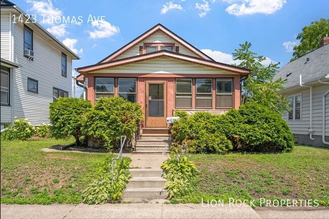 Photo - 1423 Thomas Ave W