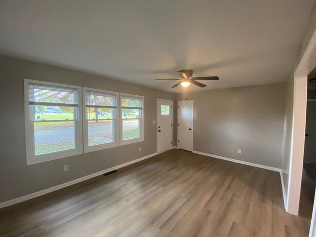 Sala de estar - 2932 W 11th St