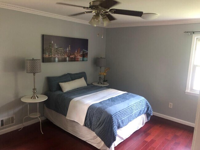 Photo - 218 W Shirley Ave