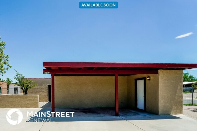 Photo - 5533 S Santa Cruz Ave House