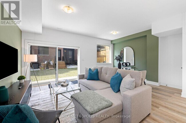 Photo - 447 Lansdowne Ave Unité Laneway