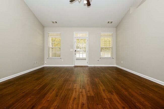 Photo - 292 Monarch Village Way