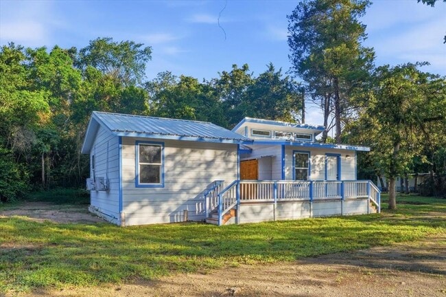 Building Photo - 877 Yaupon Dr