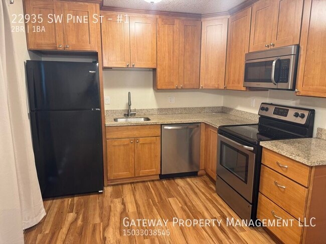 Photo - 22935 SW Pine St