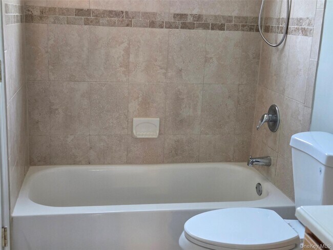 Photo - 16 Pavilion Ridge Way Unit 6
