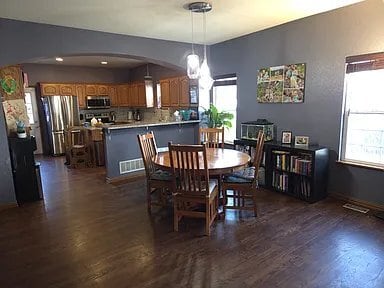 Photo - 5215 Stuart St