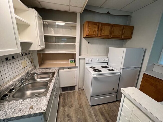 Photo - Studio Apartment!!