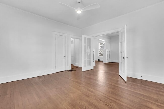 Photo - 1851 Manila Ave