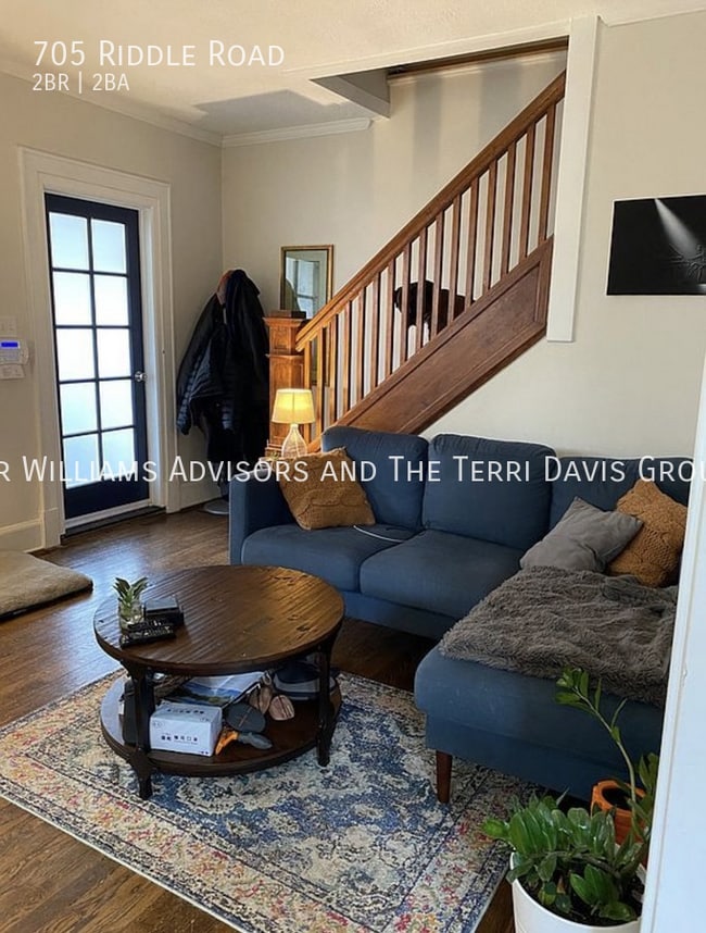 Photo - 705 Riddle Rd