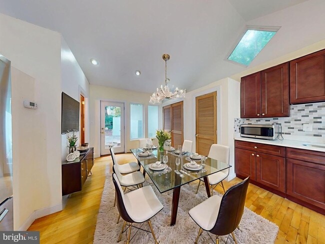Building Photo - 3137 S Glebe Rd Rental