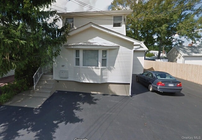 Building Photo - 27 Willoughby Pl Unit 2 Rental
