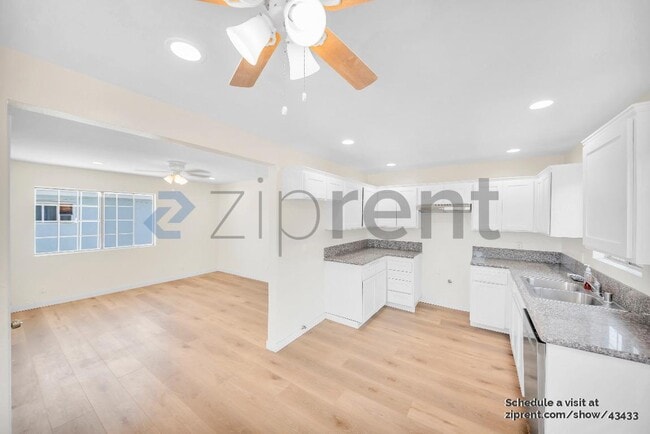 Photo - 850 W 80th St