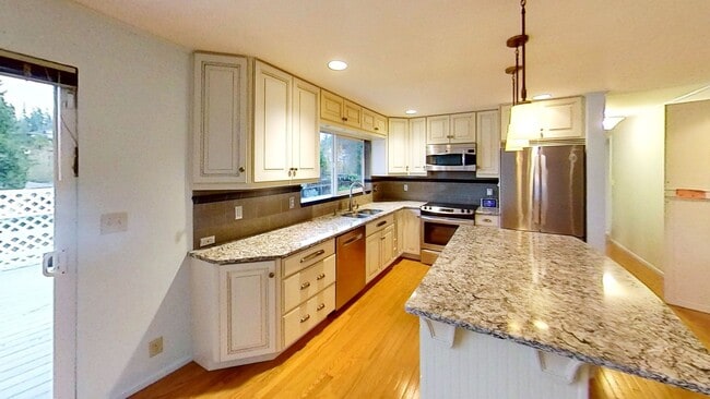 Photo - Beautiful Home with 4 Bedrooms and 2 Bathrooms Available in September!