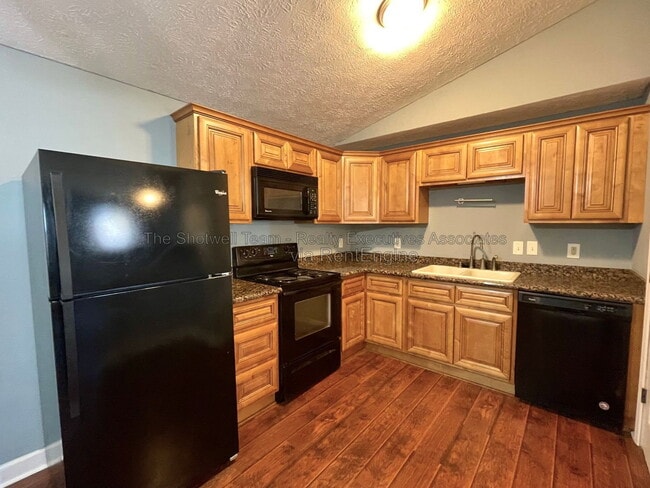 1232 Amber Meadows Cir