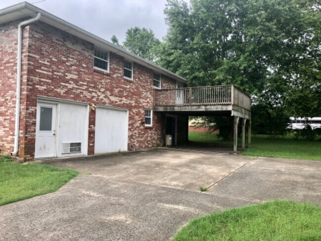 Photo - 180 Chippendale Dr